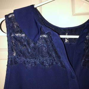 Lace detail Collared Sleeveless Blouse